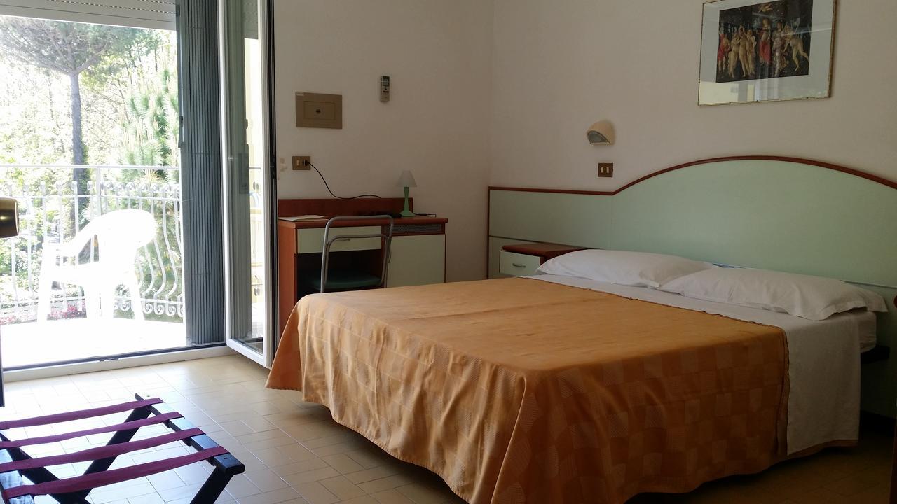 Hotel La Falena Cervia Kültér fotó