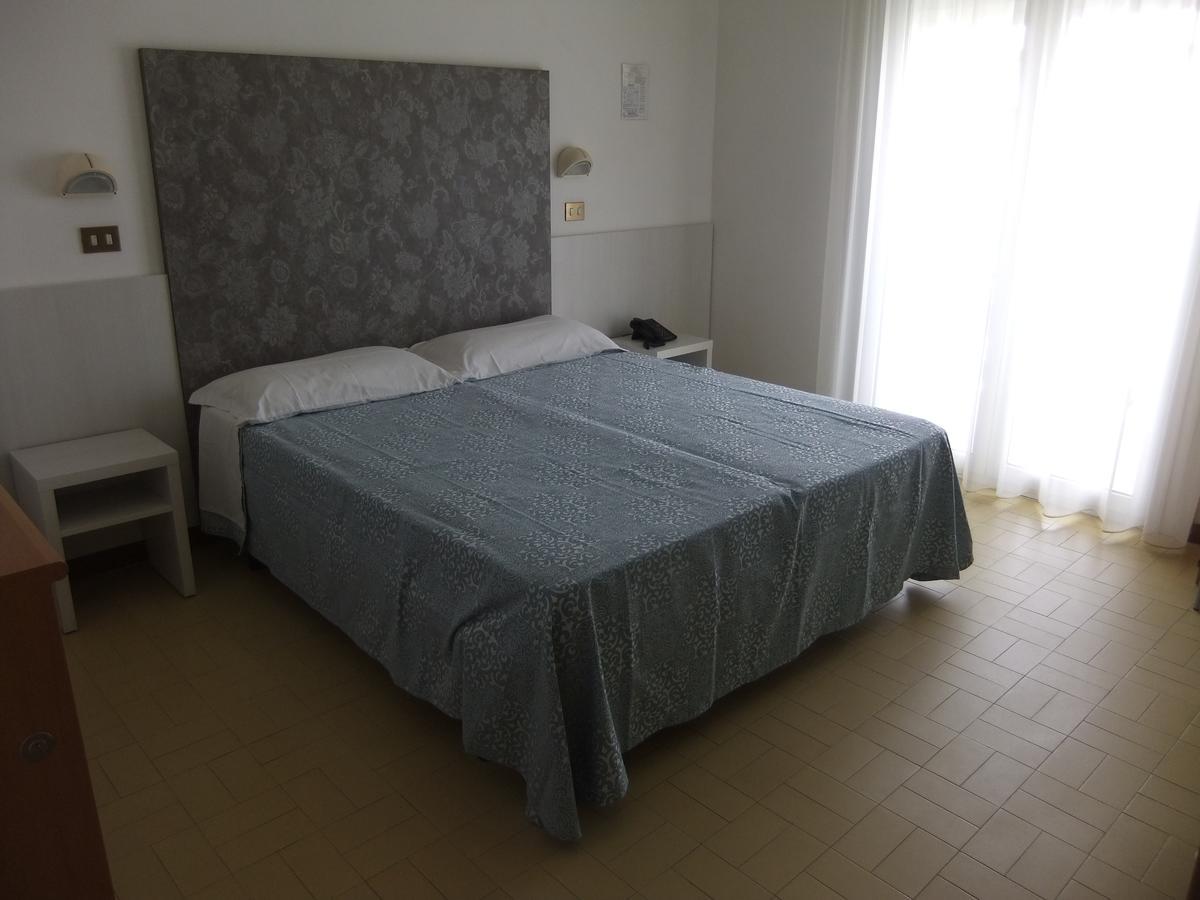 Hotel La Falena Cervia Kültér fotó
