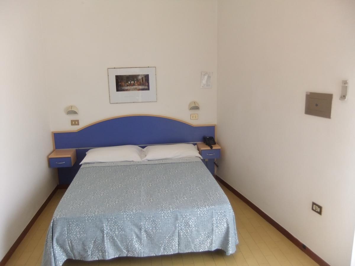 Hotel La Falena Cervia Kültér fotó