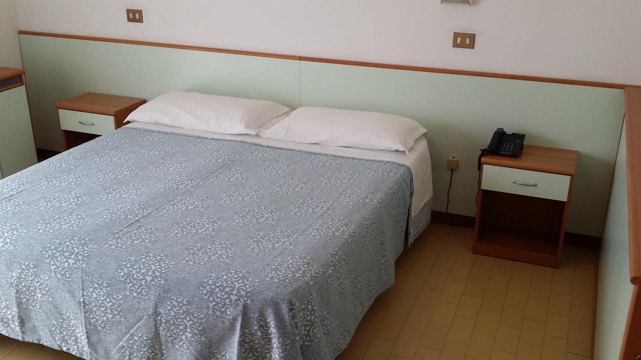 Hotel La Falena Cervia Kültér fotó