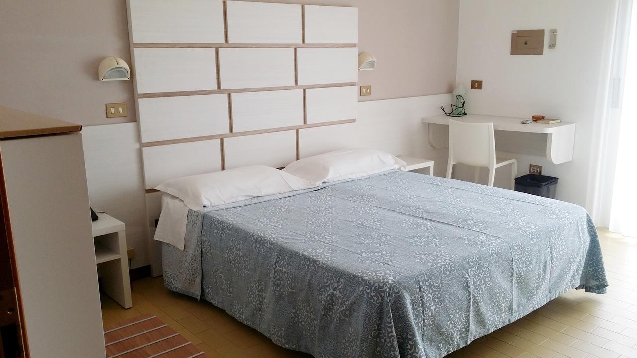 Hotel La Falena Cervia Kültér fotó