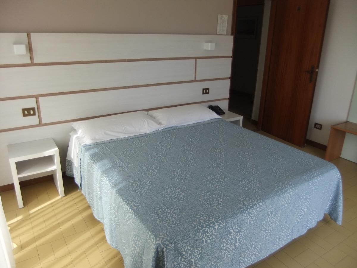 Hotel La Falena Cervia Kültér fotó