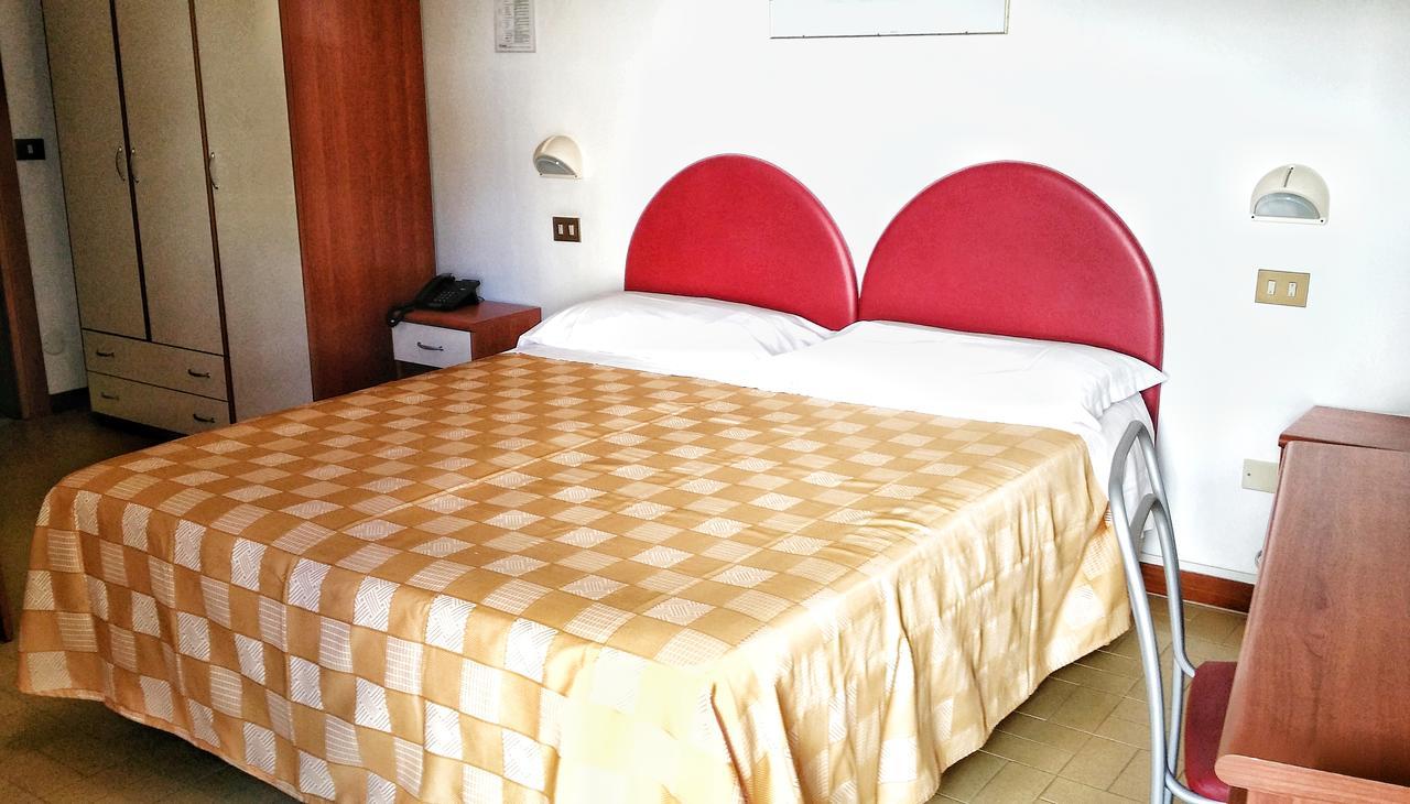 Hotel La Falena Cervia Kültér fotó
