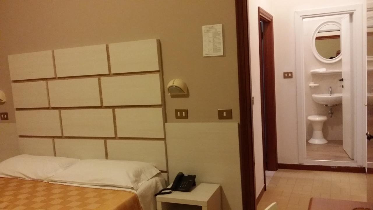 Hotel La Falena Cervia Kültér fotó