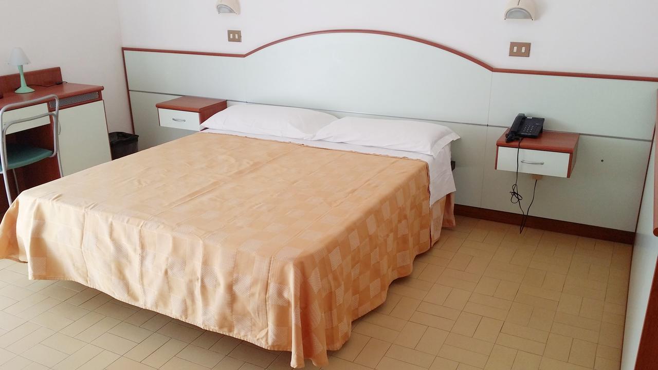 Hotel La Falena Cervia Kültér fotó