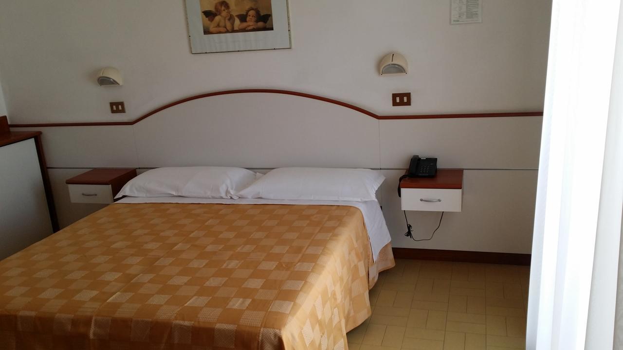 Hotel La Falena Cervia Kültér fotó