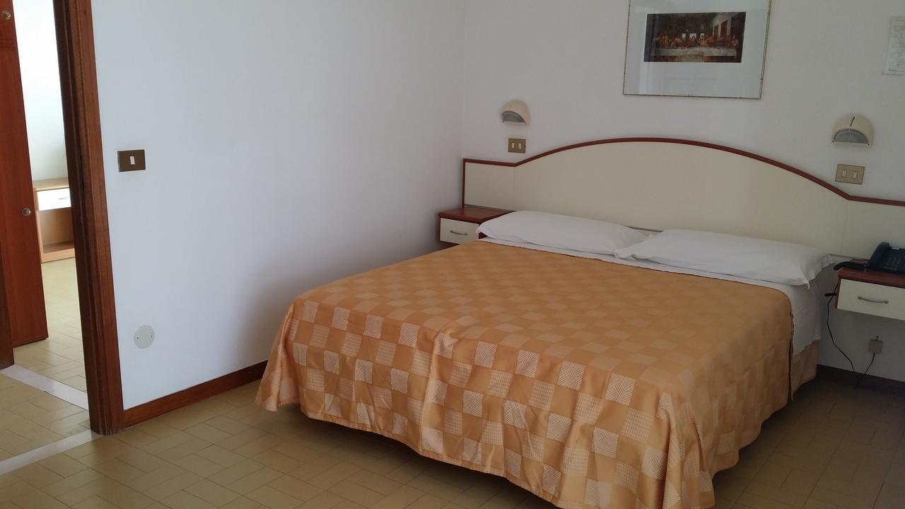 Hotel La Falena Cervia Kültér fotó