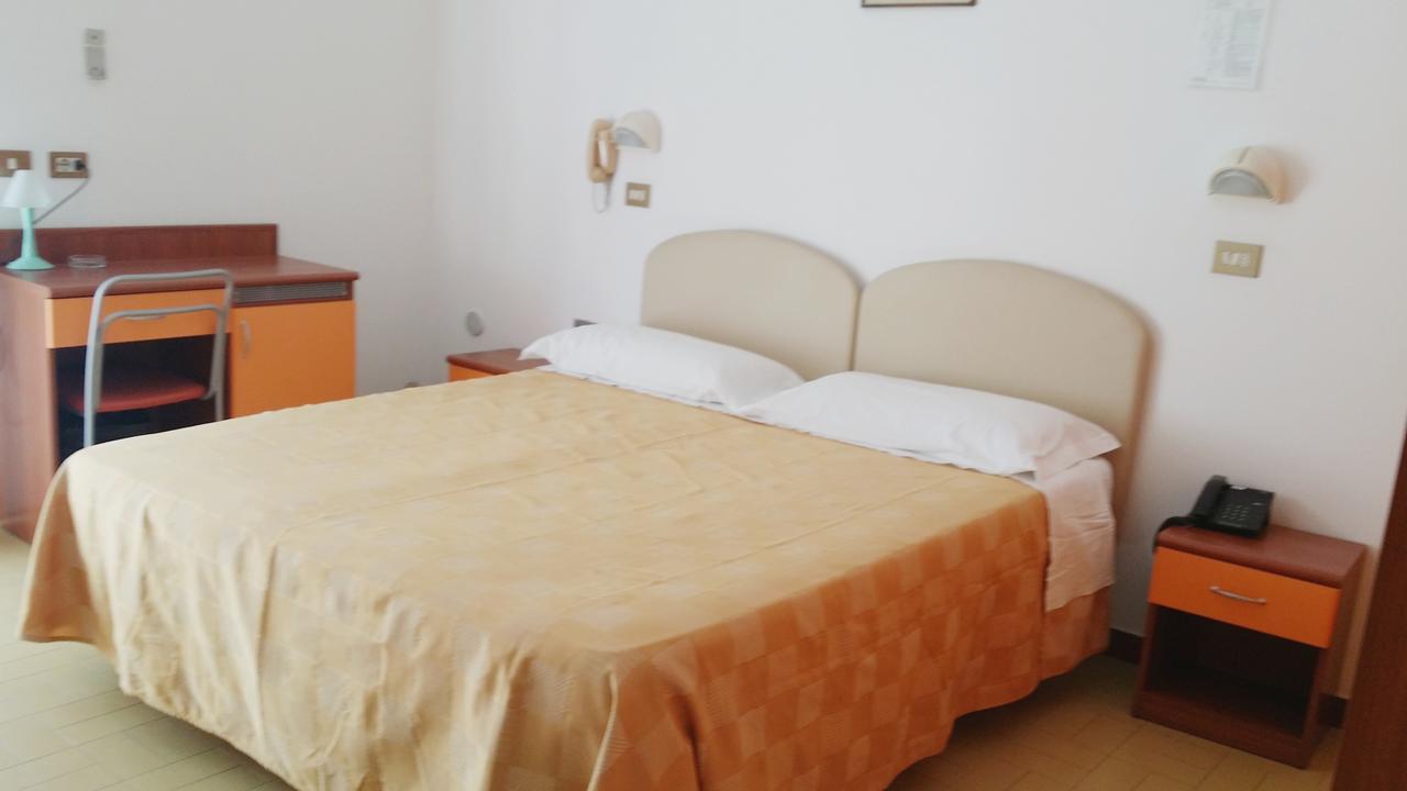 Hotel La Falena Cervia Kültér fotó