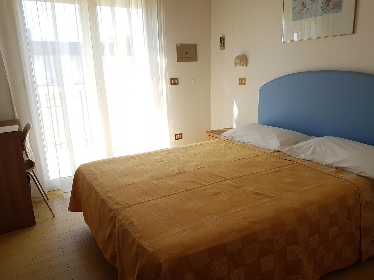 Hotel La Falena Cervia Kültér fotó