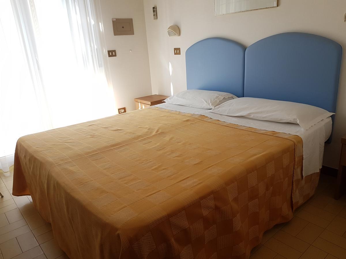 Hotel La Falena Cervia Kültér fotó