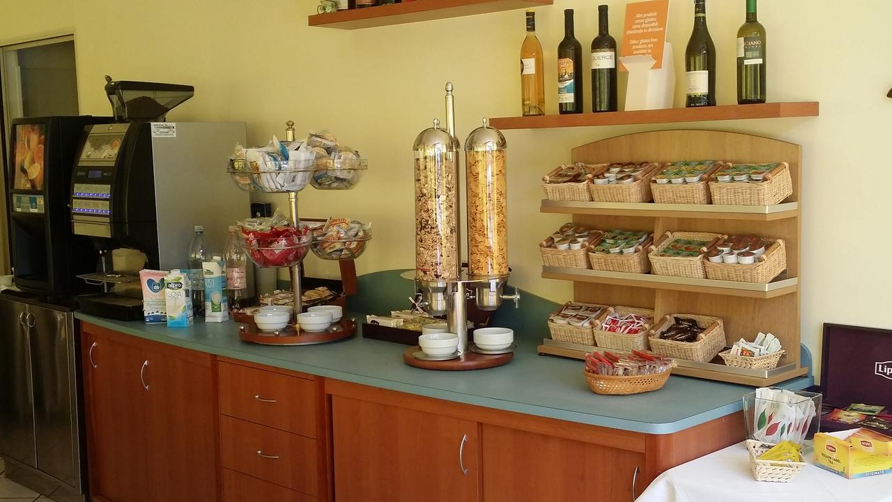 Hotel La Falena Cervia Kültér fotó